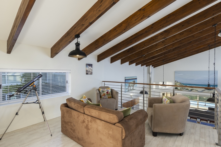 To Let 4 Bedroom Property for Rent in Harbour Island Western Cape
